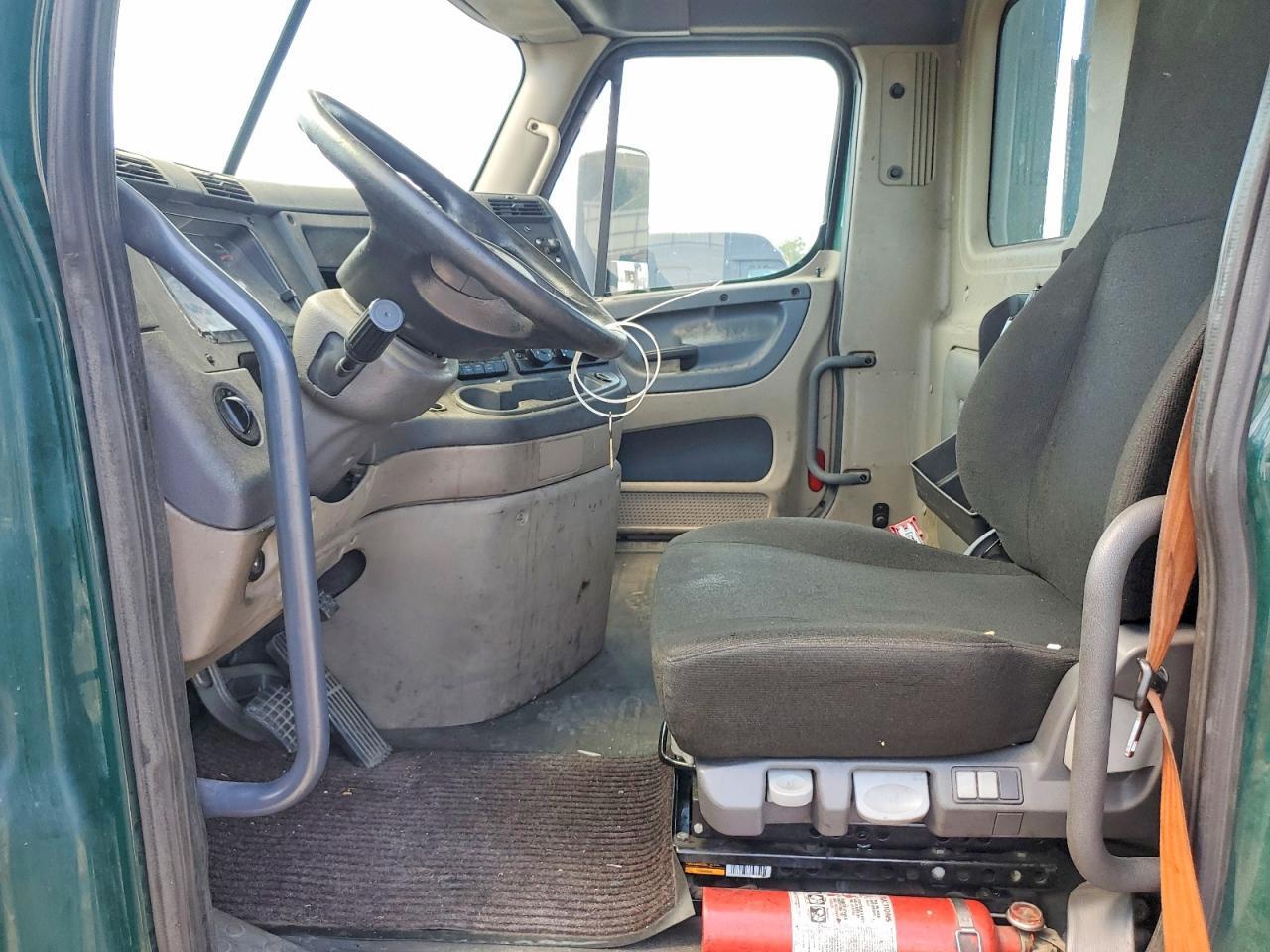 2016 FREIGHTLINER CASCADIA 113 SEMI TRUCK — Фото 7 из 12