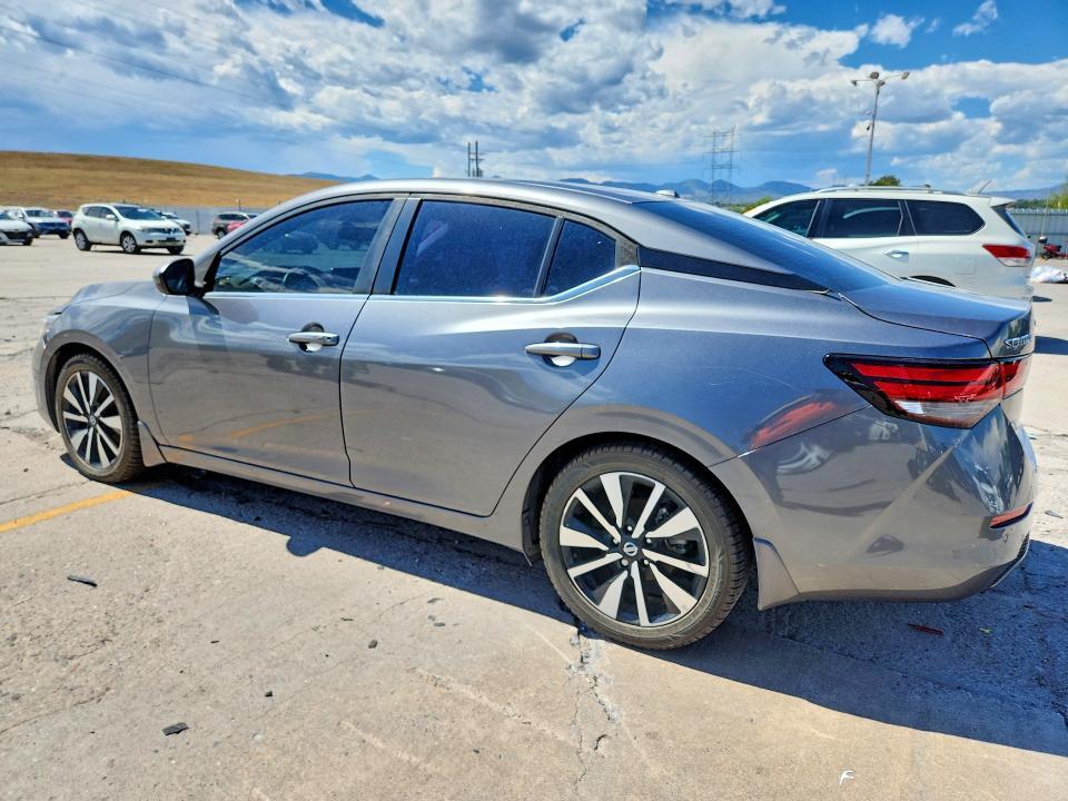 2021 NISSAN SENTRA SV — Фото 2 из 12