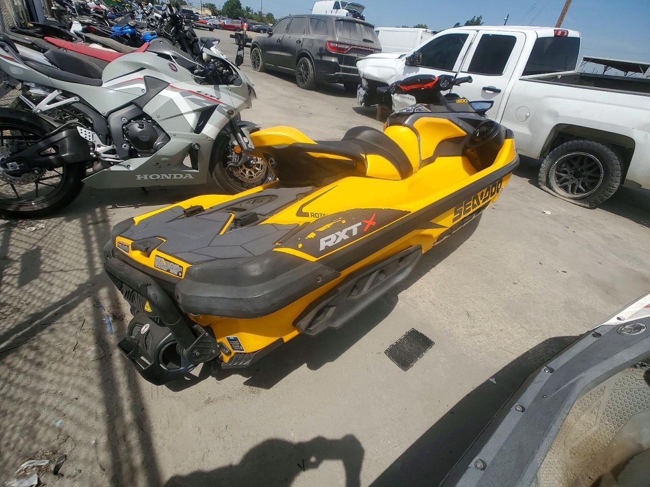 2021 SEA-DOO RXTX300 — Фото 4 из 10