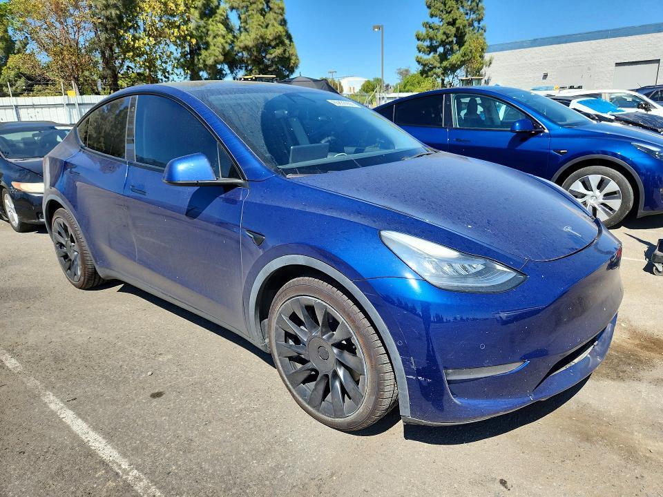 2021 TESLA MODEL Y — Фото 4 из 12