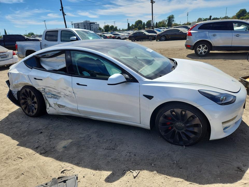 2021 TESLA MODEL 3 — Фото 4 из 12