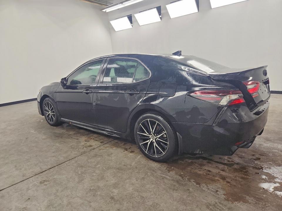 2021 TOYOTA CAMRY SE — Фото 2 из 12