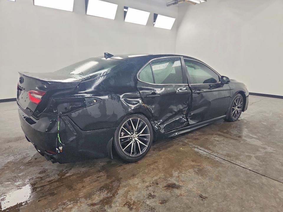 2021 TOYOTA CAMRY SE — Фото 3 из 12