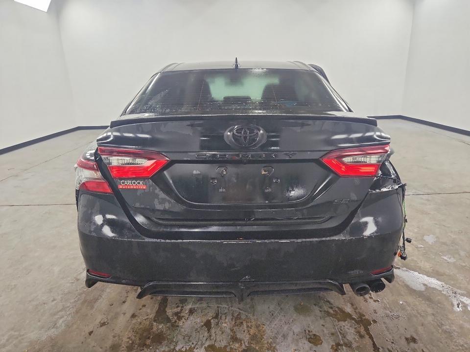 2021 TOYOTA CAMRY SE — Фото 6 из 12
