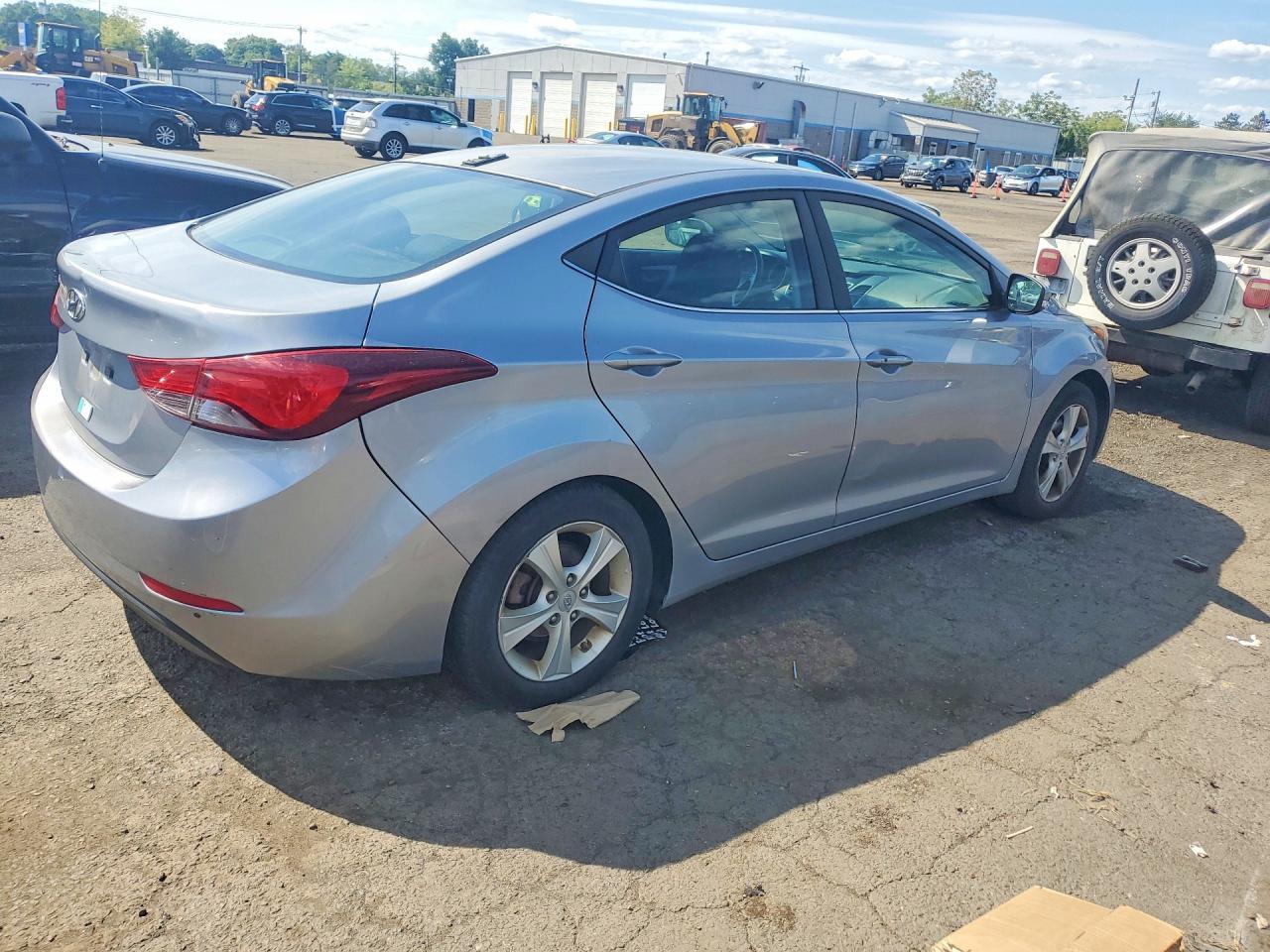 2016 HYUNDAI ELANTRA VALUE EDITION — Фото 3 из 12
