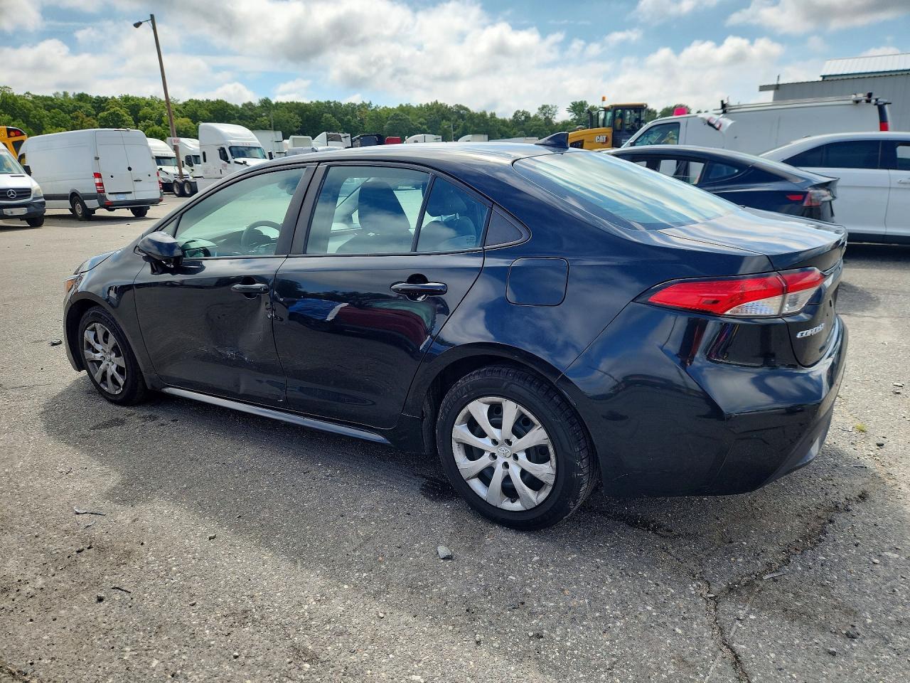 2021 TOYOTA COROLLA LE — Фото 2 из 12