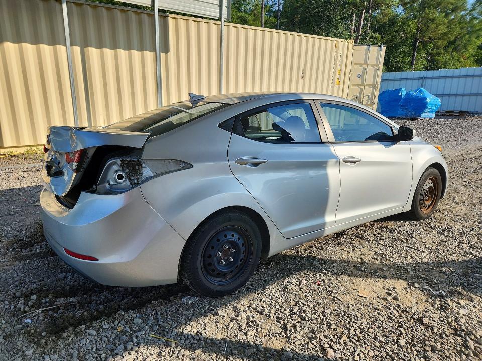 2016 HYUNDAI ELANTRA SE — Фото 3 из 12