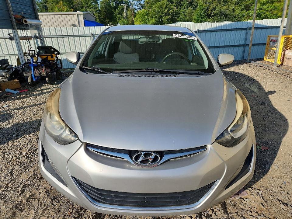 2016 HYUNDAI ELANTRA SE — Фото 5 из 12