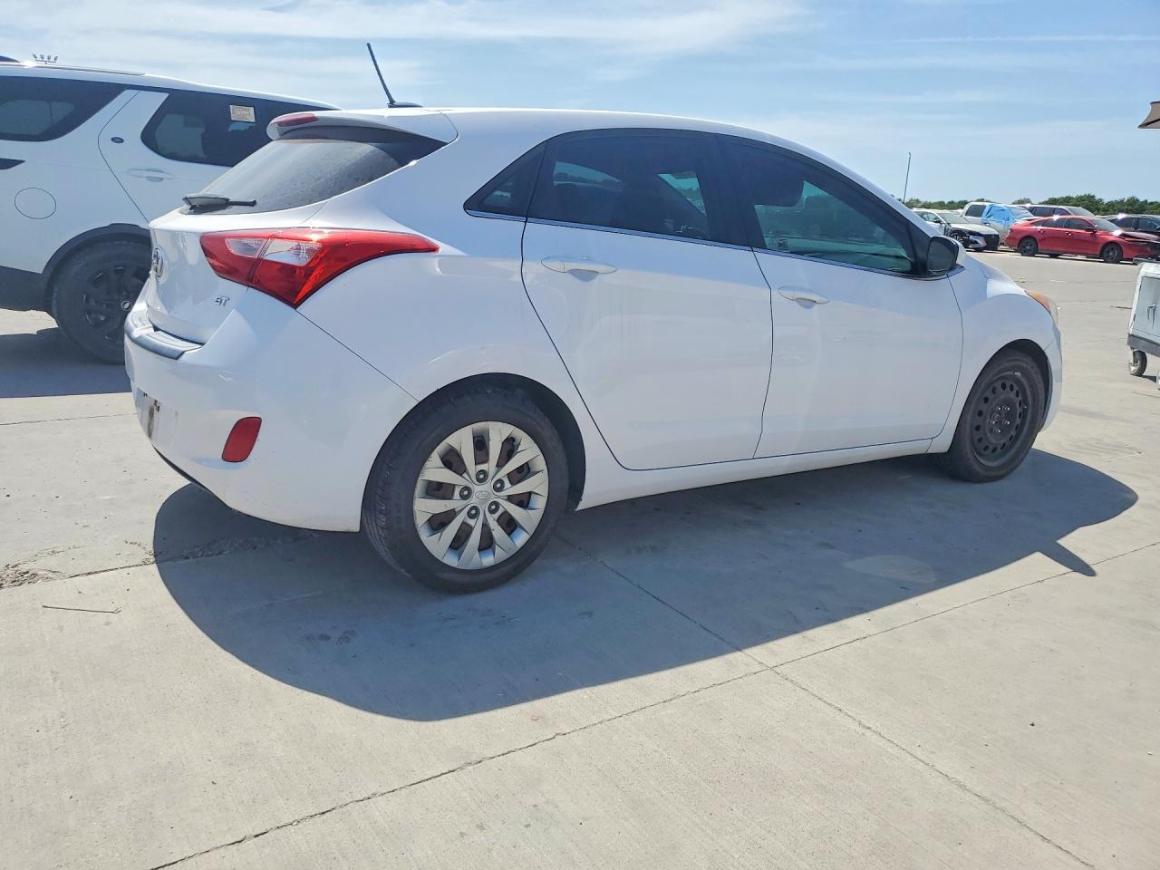 2016 HYUNDAI ELANTRA GT BASE — Фото 3 из 12