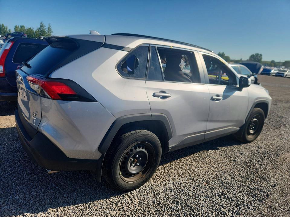 2021 TOYOTA RAV4 LE — Фото 3 из 13