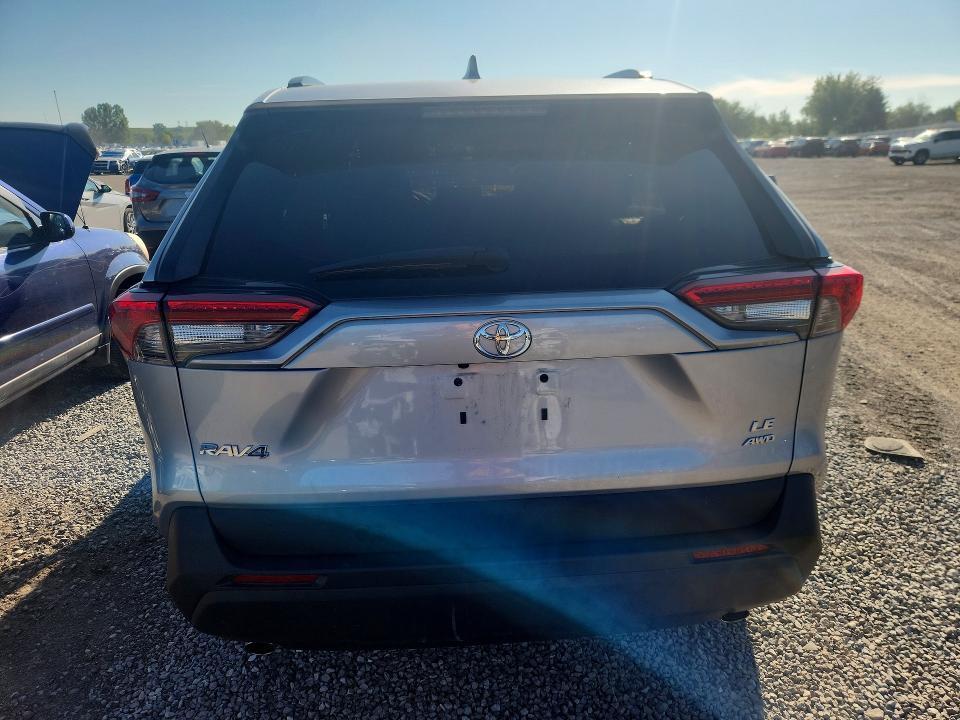 2021 TOYOTA RAV4 LE — Фото 6 из 13