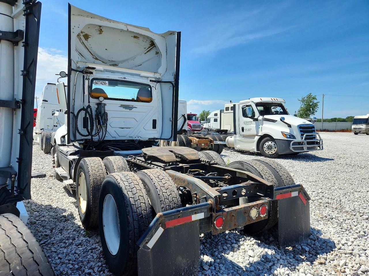 2016 INTERNATIONAL PROSTAR - SEMI TRUCK — Фото 2 из 12