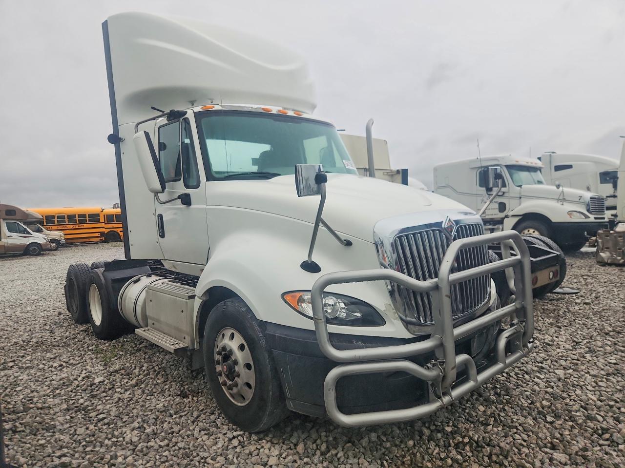 2016 INTERNATIONAL PROSTAR SEMI TRUCK — Фото 4 из 13