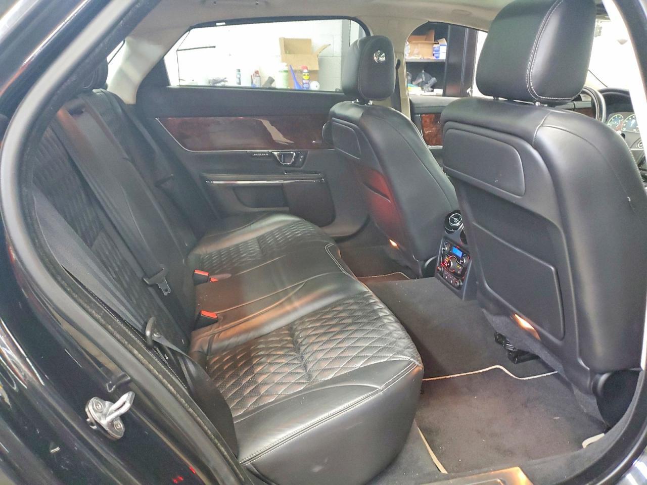 2016 JAGUAR XJL PORTFOLIO — Фото 10 из 12