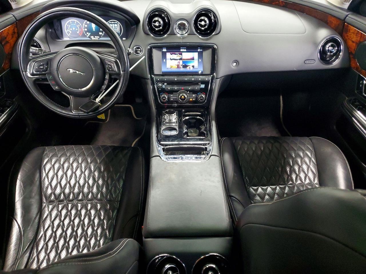 2016 JAGUAR XJL PORTFOLIO — Фото 8 из 12