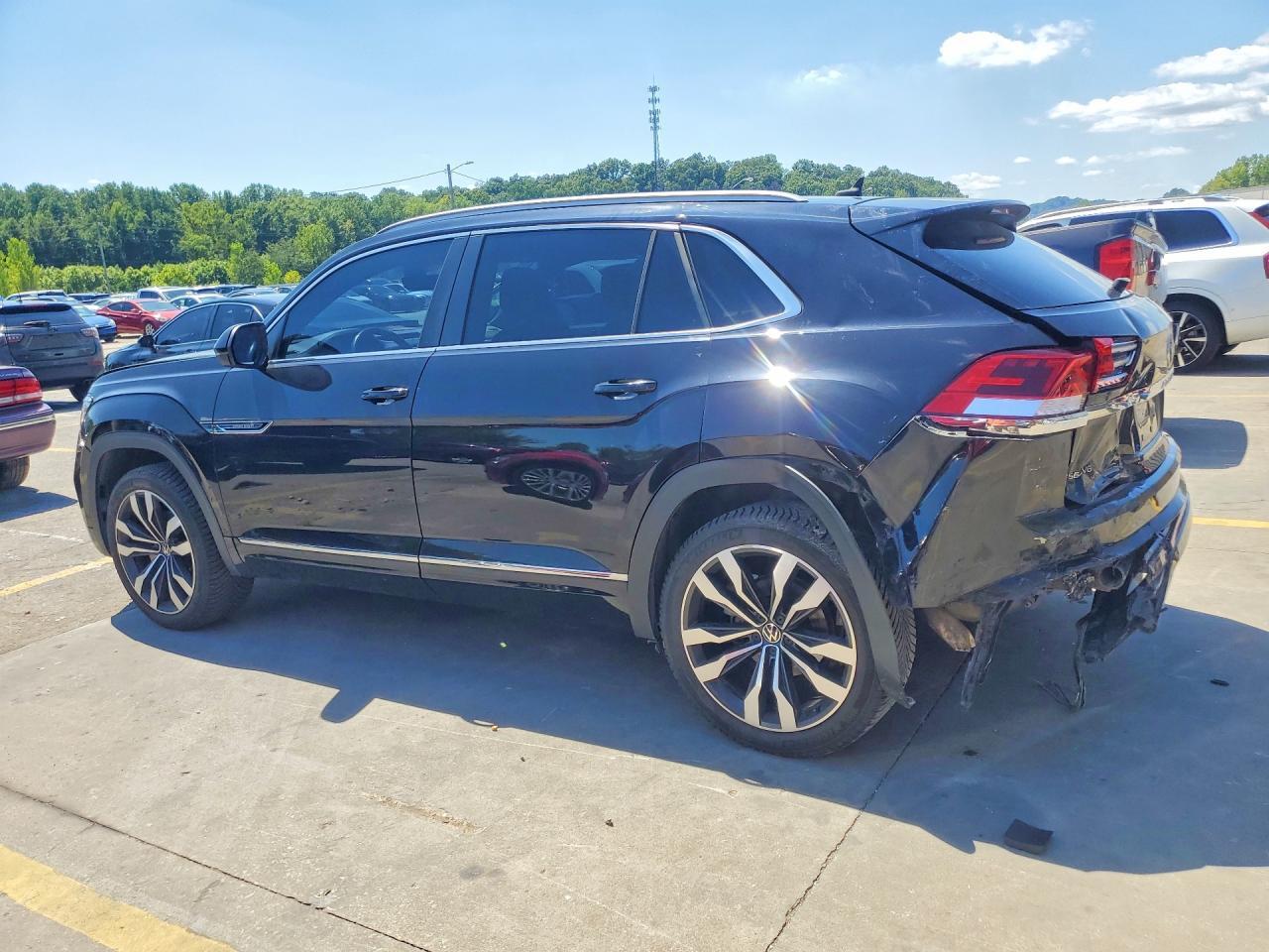 2021 VOLKSWAGEN ATLAS CROSS SPORT SEL R-LINE — Фото 2 из 14