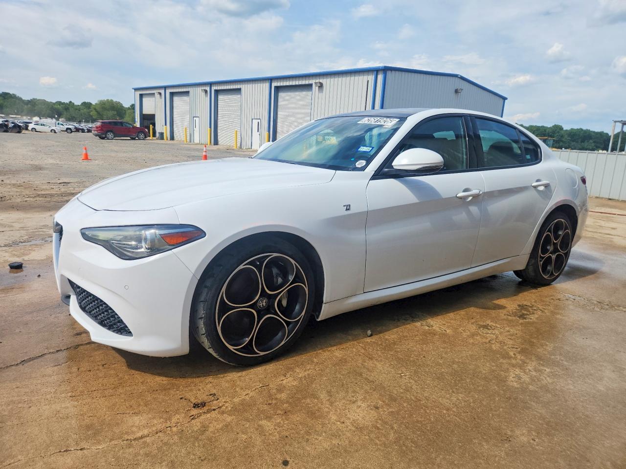 2022 ALFA ROMEO GIULIA ZARFANBN1N7656189