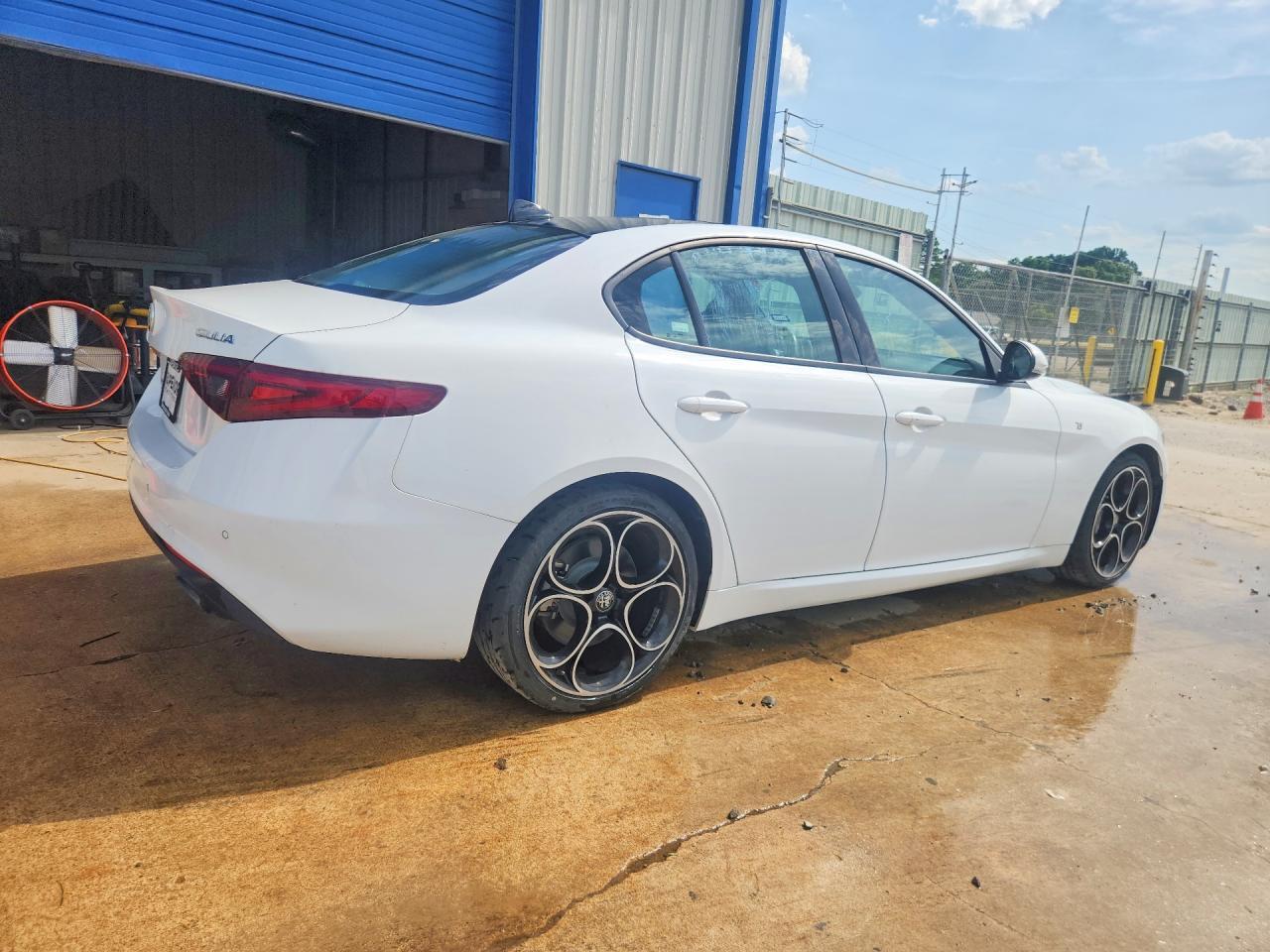 2022 ALFA ROMEO GIULIA SUPER — Фото 3 из 12