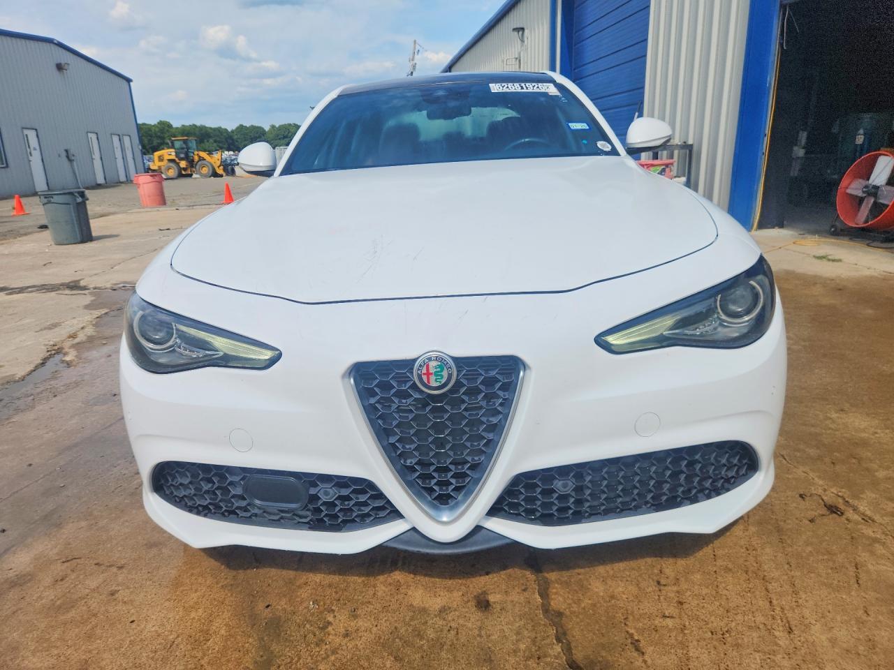 2022 ALFA ROMEO GIULIA SUPER — Фото 5 из 12