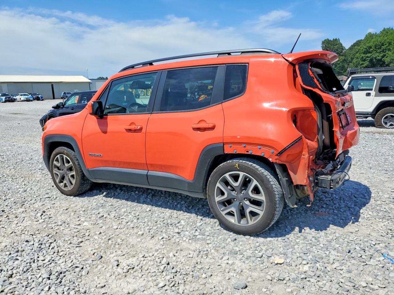 2016 JEEP RENEGADE LATITUDE — Фото 2 из 14