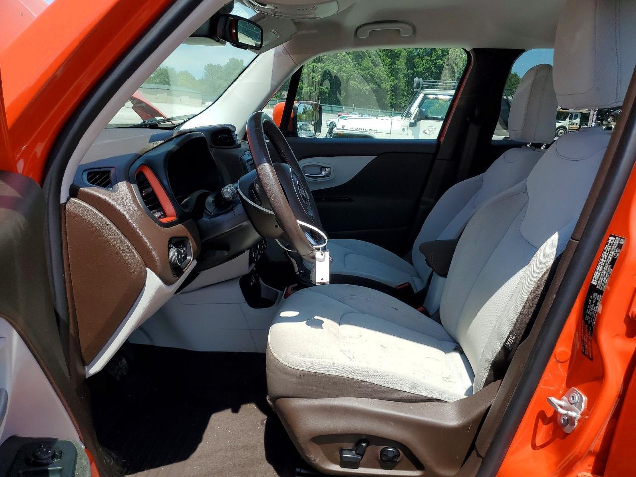 2016 JEEP RENEGADE LATITUDE — Фото 7 из 14