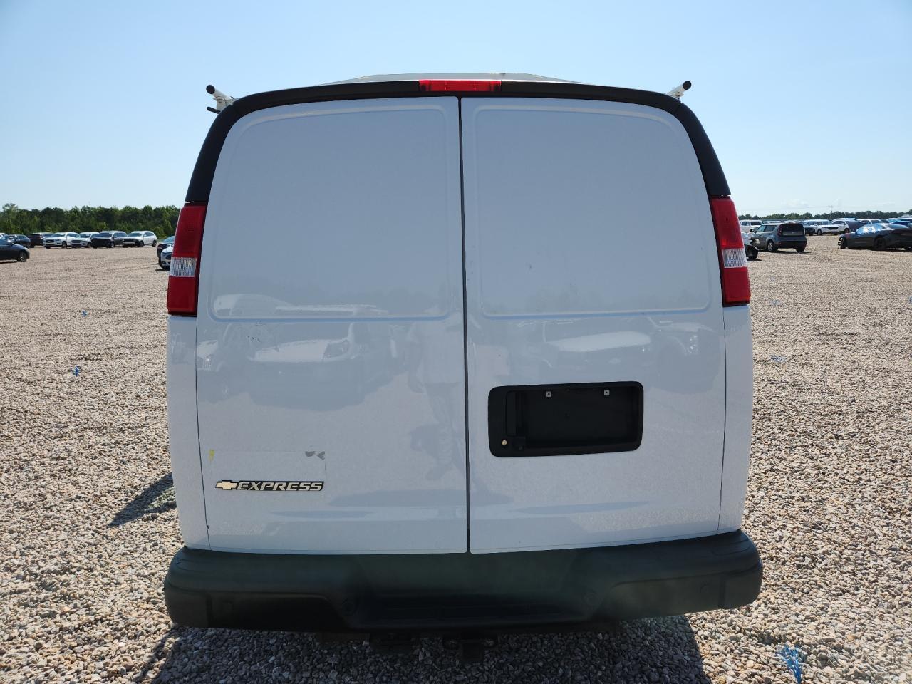 2022 CHEVROLET EXPRESS G2500 — Фото 6 из 13