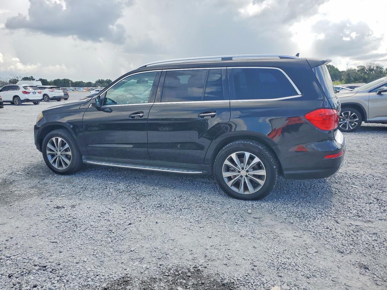 2016 MERCEDES-BENZ GL 350 BLUETEC — Фото 2 из 13