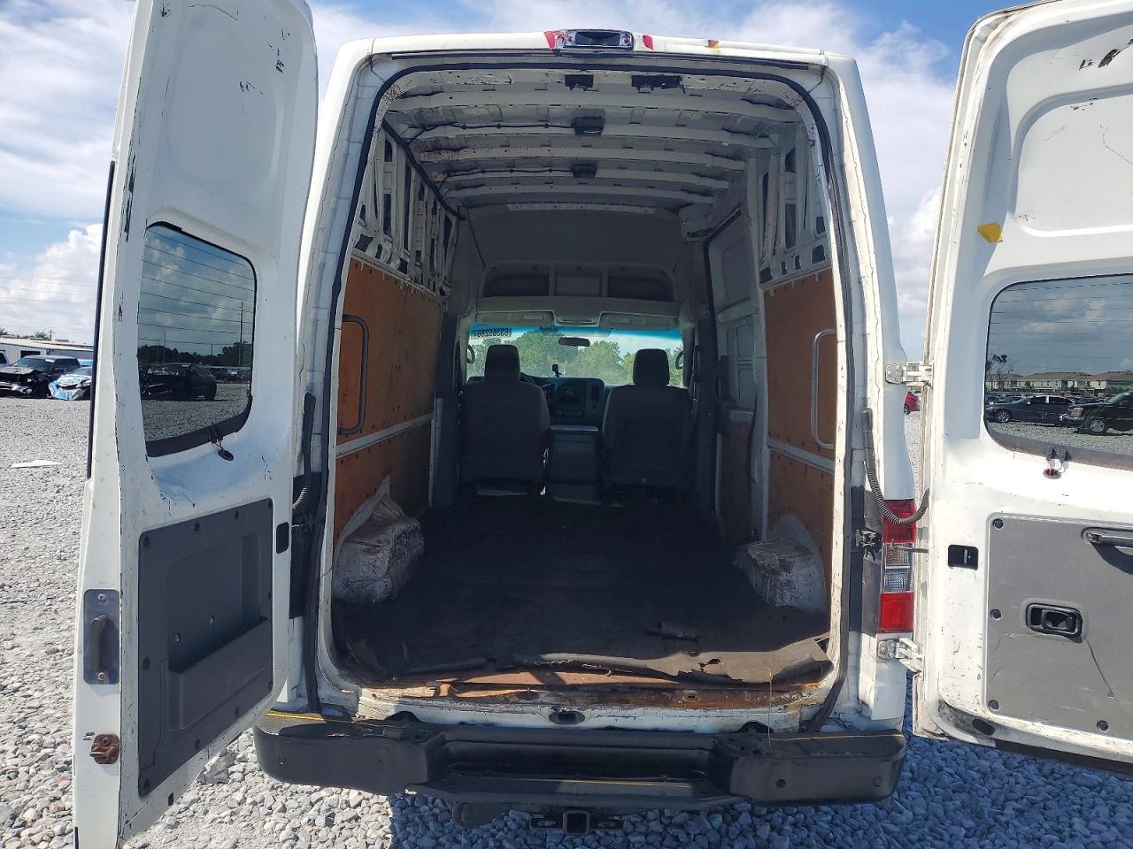 2016 NISSAN NV2500 DELIVERY VAN — Фото 10 из 13