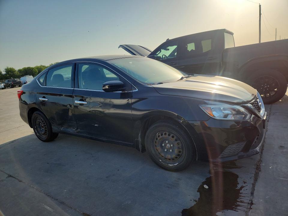 2016 NISSAN SENTRA SV — Фото 4 из 13
