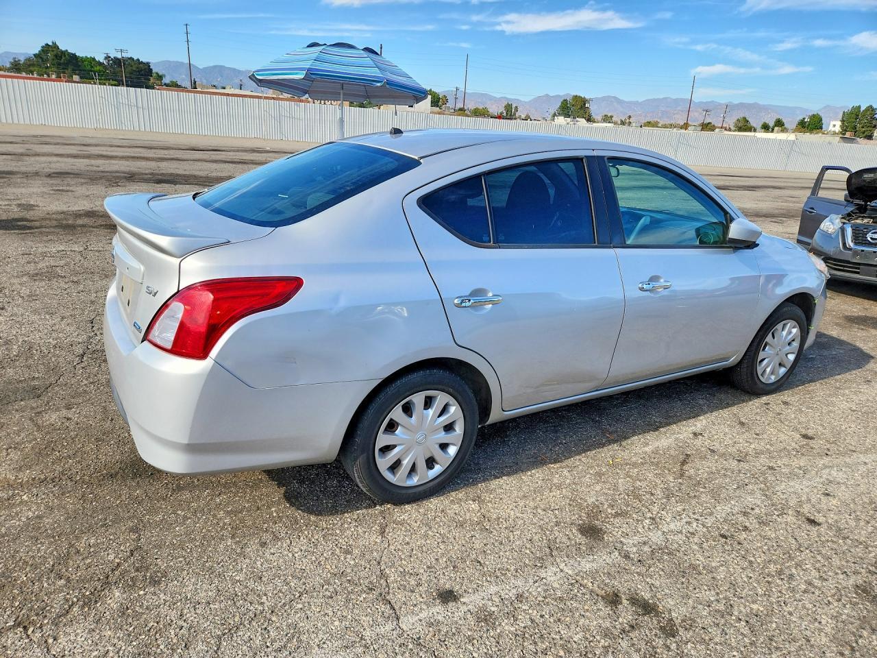 3N1CN7AP9GL842189 2016 NISSAN VERSA photo no. 3