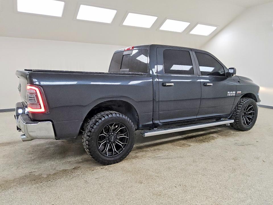 2016 RAM 1500 SLT — Фото 3 из 13