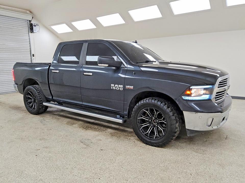 2016 RAM 1500 SLT — Фото 4 из 13