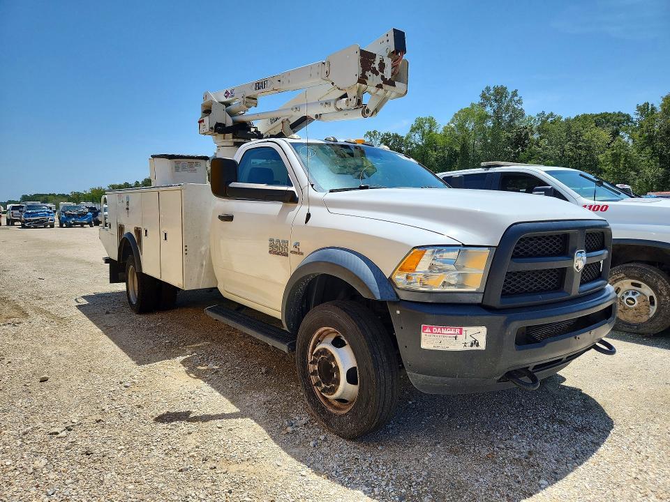 2016 RAM 5500 BUCKET TRUCK — Фото 4 из 12