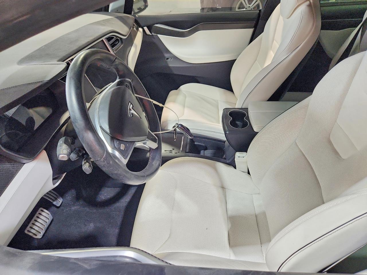 2016 TESLA MODEL X — Фото 7 из 12