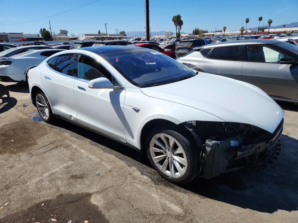 2016 TESLA MODEL S — Фото 4 из 13