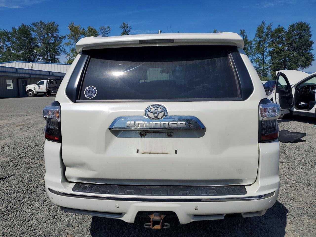 2016 TOYOTA 4RUNNER LIMITED — Фото 6 из 14