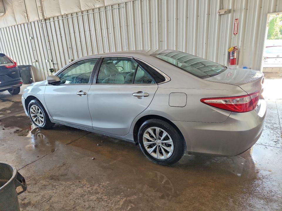 2016 TOYOTA CAMRY LE — Фото 2 из 13