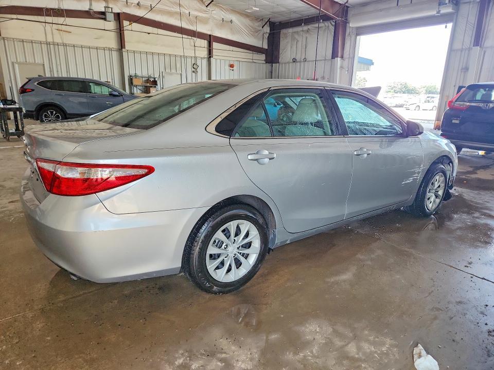2016 TOYOTA CAMRY LE — Фото 3 из 13