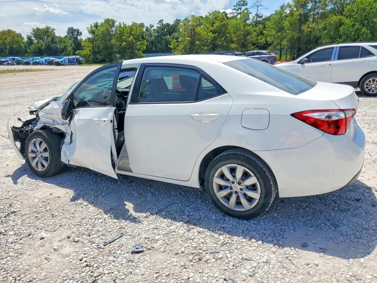 2016 TOYOTA COROLLA LE — Фото 2 из 12