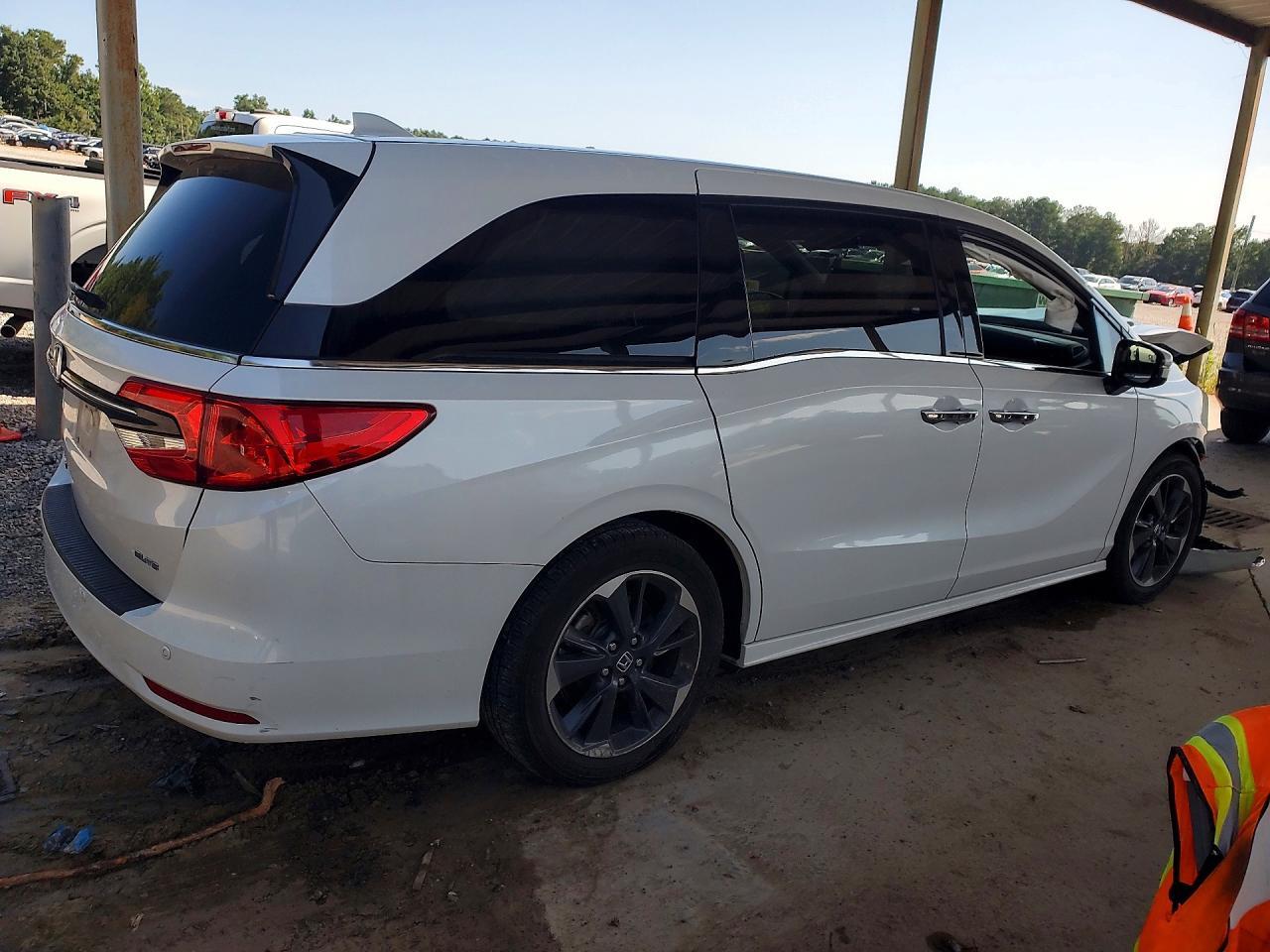 5FNRL6H97NB017584 2022 HONDA ODYSSEY photo no. 3