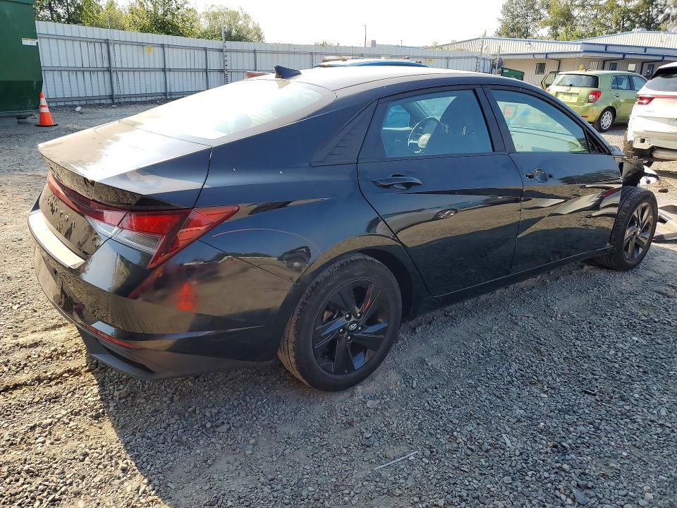 2022 HYUNDAI ELANTRA SEL — Фото 3 из 13