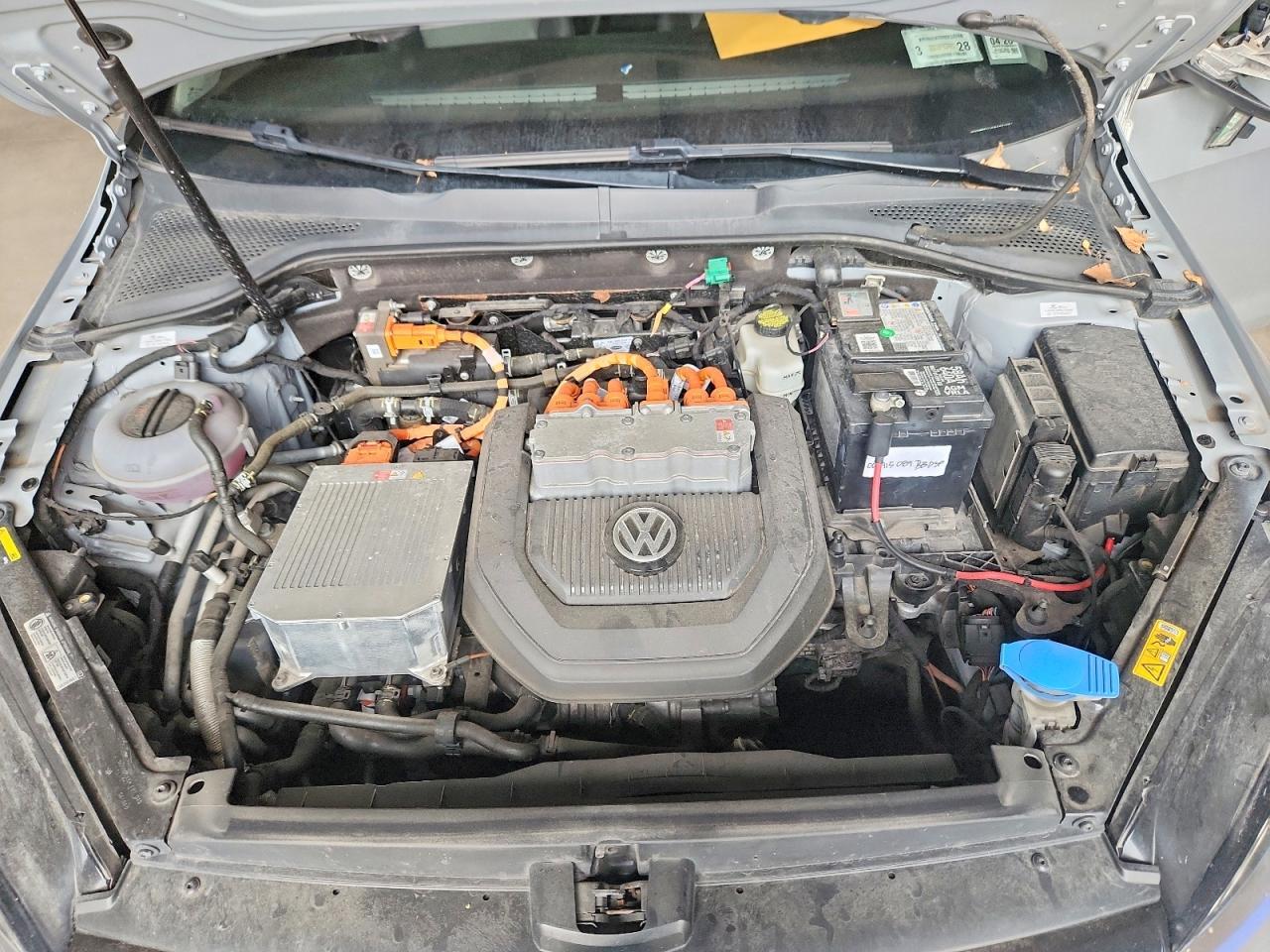 2016 VOLKSWAGEN E-GOLF SEL PREMIUM — Фото 11 из 12