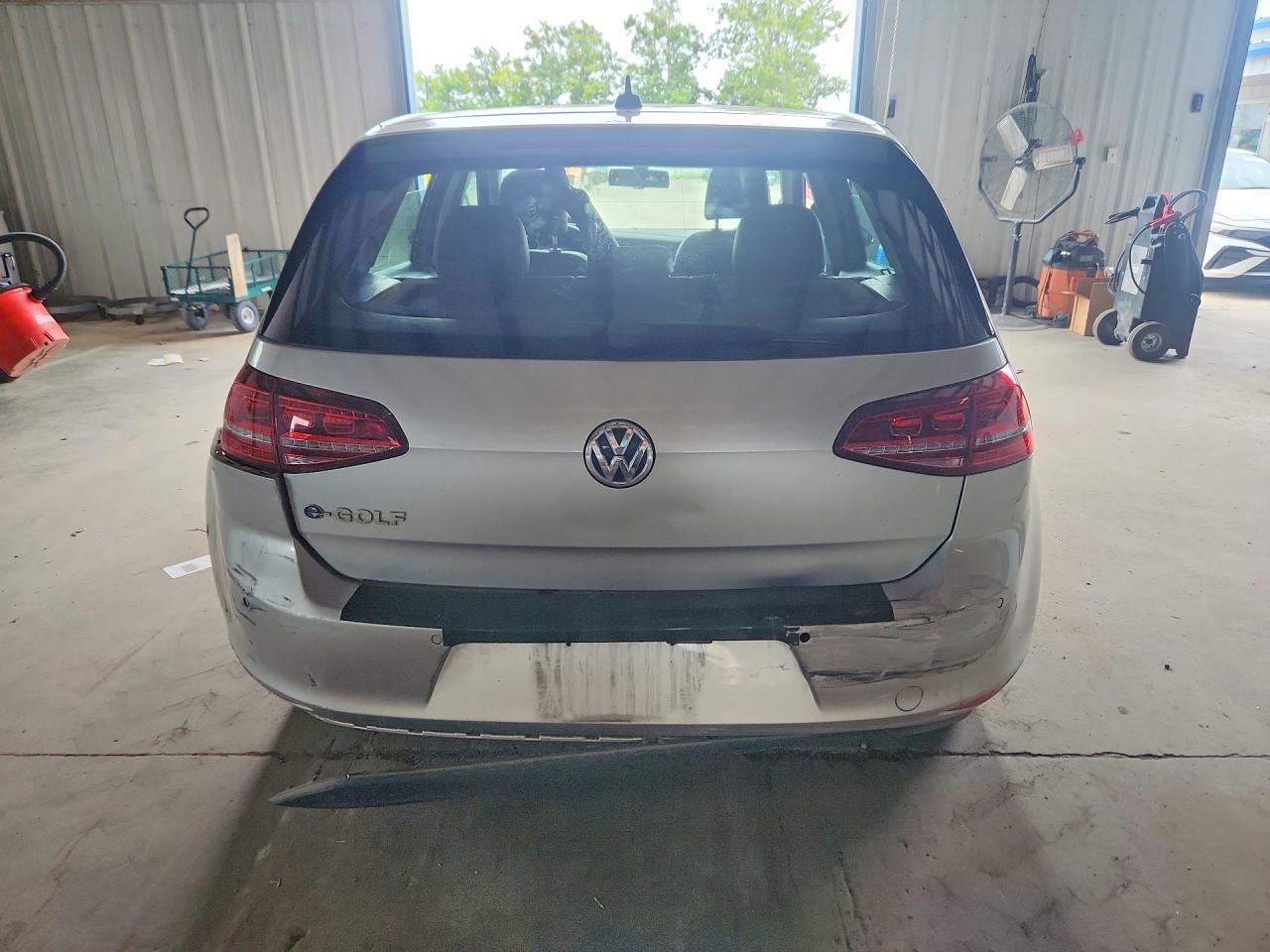 2016 VOLKSWAGEN E-GOLF SEL PREMIUM — Фото 6 из 12