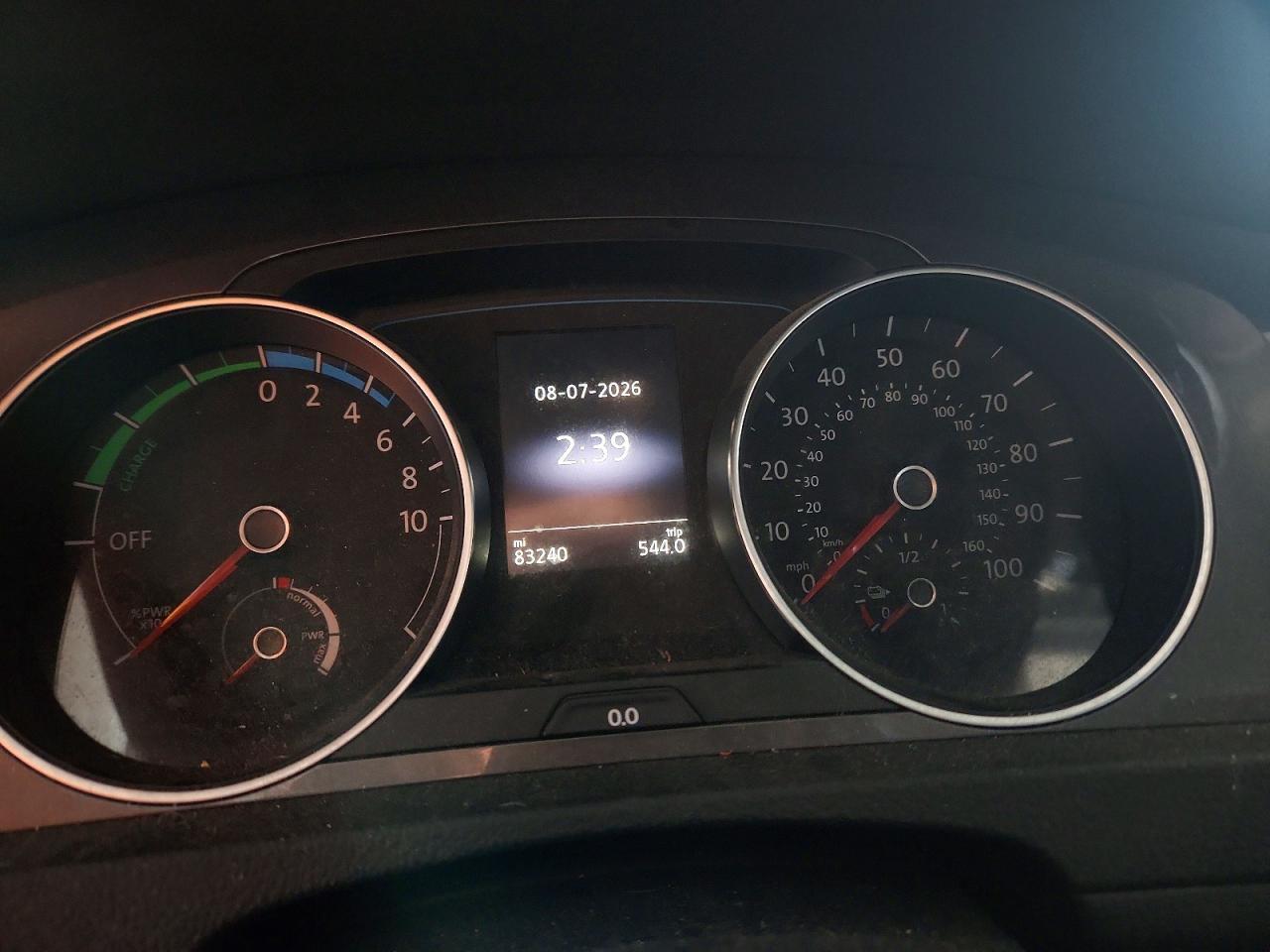 2016 VOLKSWAGEN E-GOLF SEL PREMIUM — Фото 9 из 12
