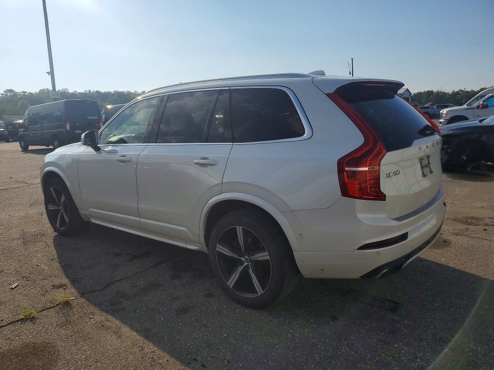 2016 VOLVO XC90 T6 — Фото 2 из 13