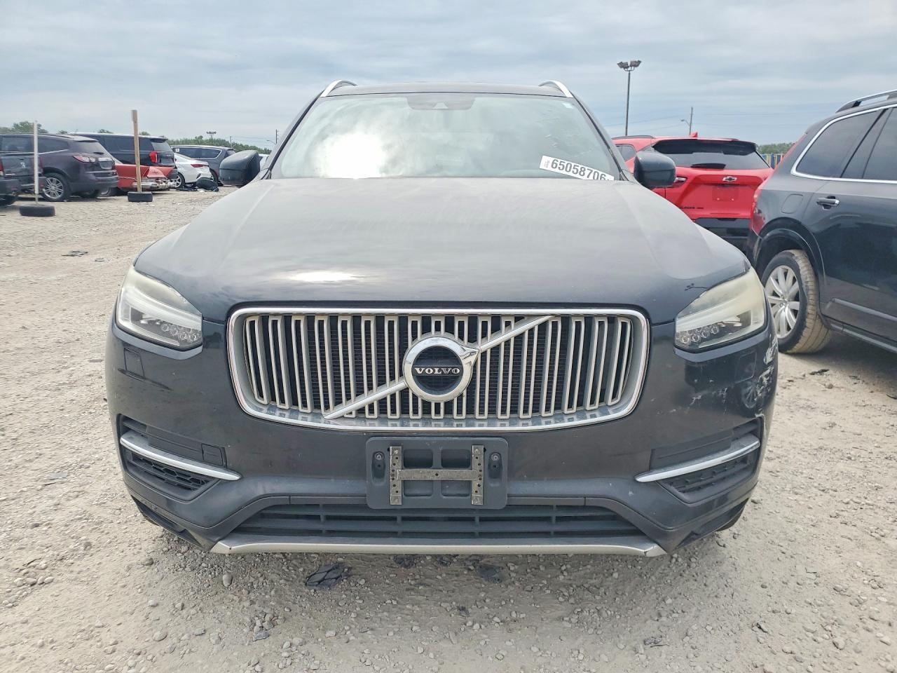 2016 VOLVO XC90 T8 — Фото 5 из 12
