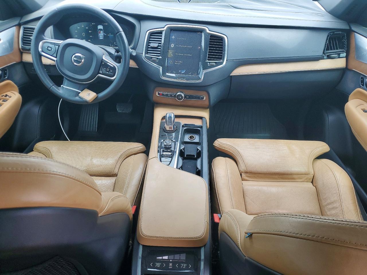 2016 VOLVO XC90 T8 — Фото 8 из 12
