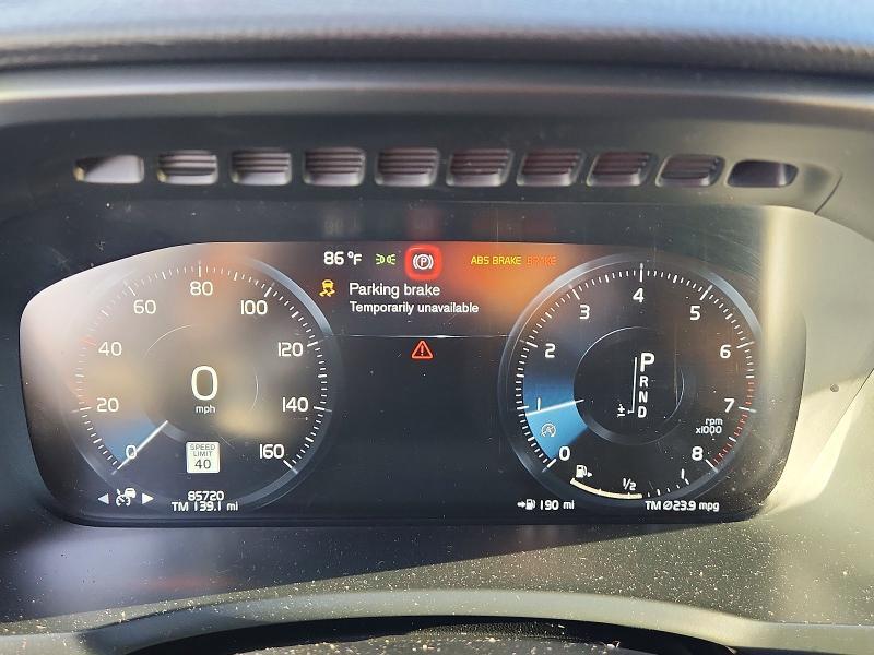 2016 VOLVO XC90 T6 — Фото 9 из 13