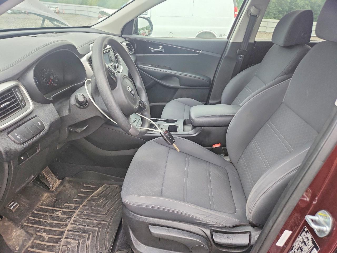 2017 KIA SORENTO LX V6 — Фото 7 из 13