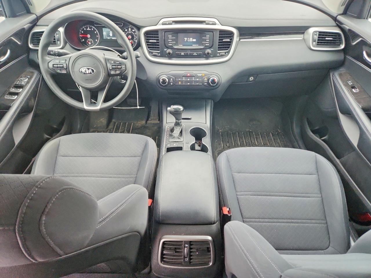 2017 KIA SORENTO LX V6 — Фото 8 из 13